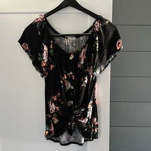 Women’s Floral Knotted Flowy Top